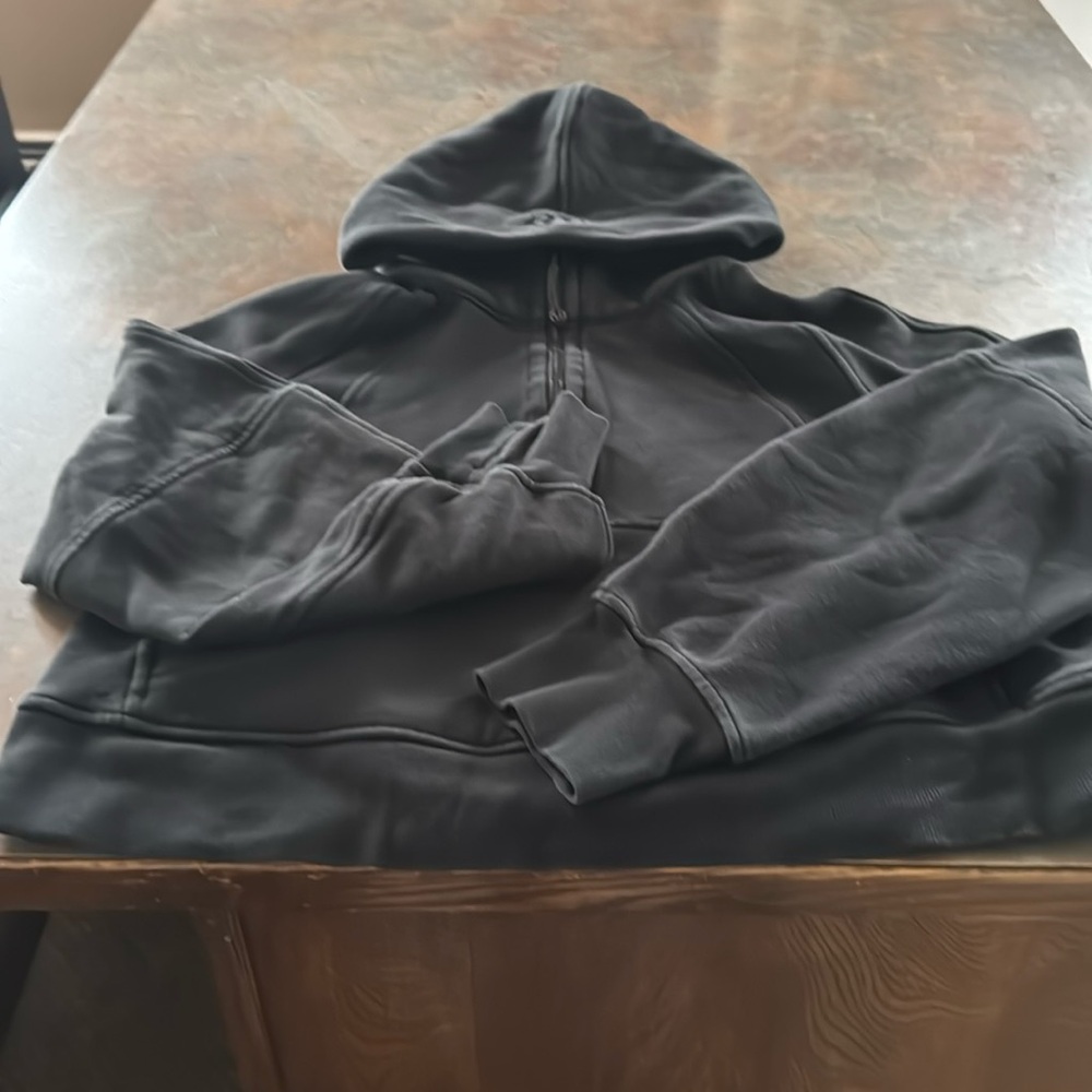 Black lululemon scuba crop hoodie